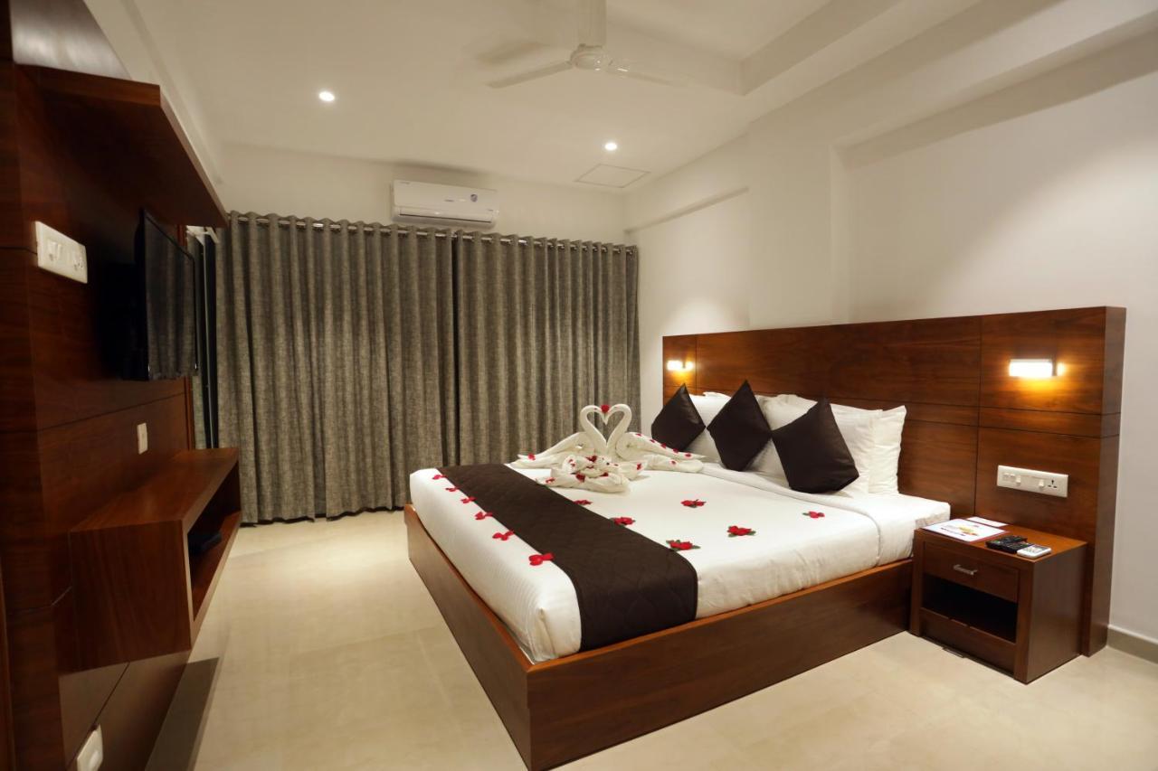 Iswarya Residency Hotel Kottayam Bagian luar foto