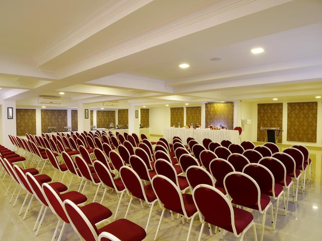 Iswarya Residency Hotel Kottayam Bagian luar foto